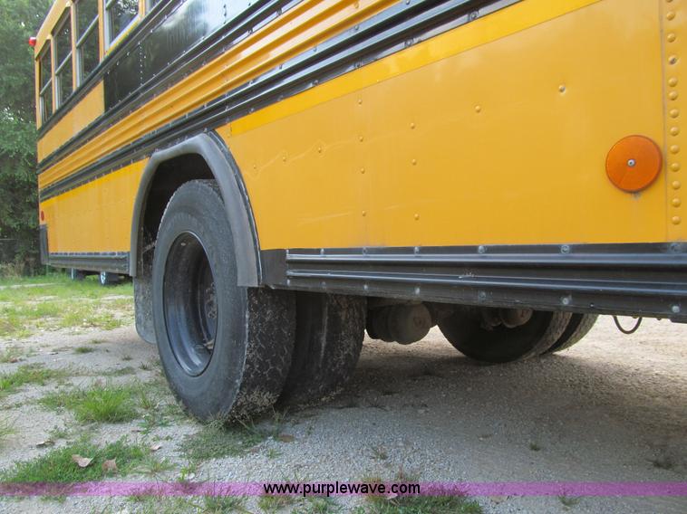 image for item K6256 2003 International 3800 school bus