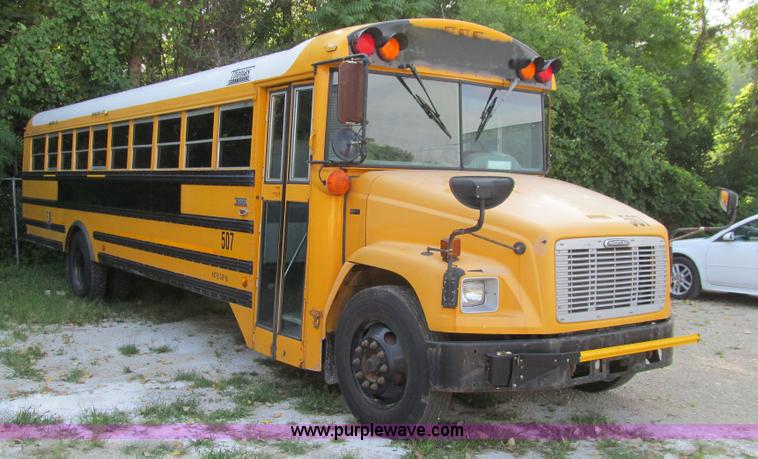 image for item K6257 2005 Freightliner FS65 school bus