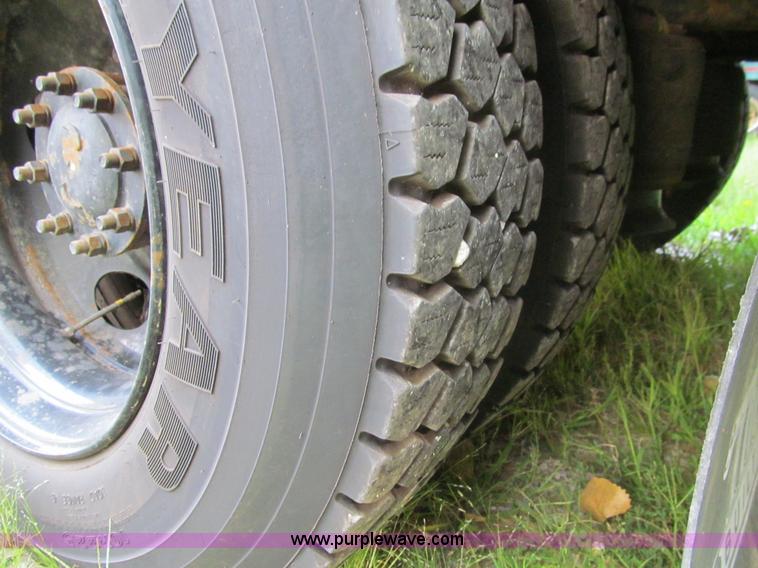 image for item K6257 2005 Freightliner FS65 school bus