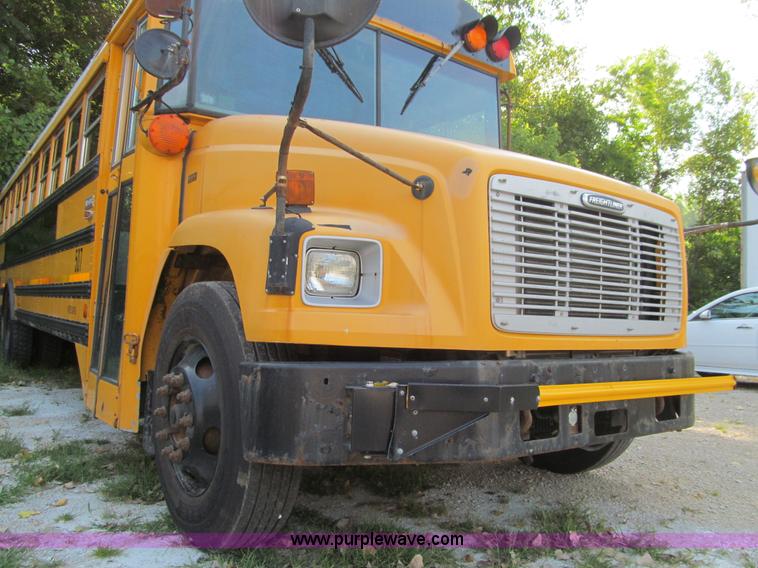 image for item K6257 2005 Freightliner FS65 school bus