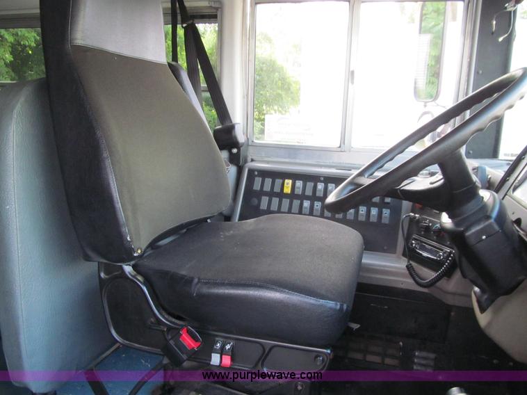 image for item K6257 2005 Freightliner FS65 school bus