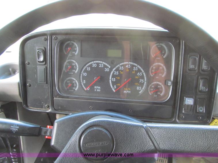 image for item K6257 2005 Freightliner FS65 school bus