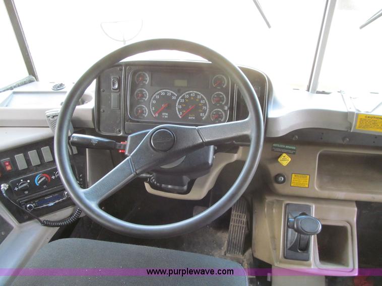 image for item K6257 2005 Freightliner FS65 school bus