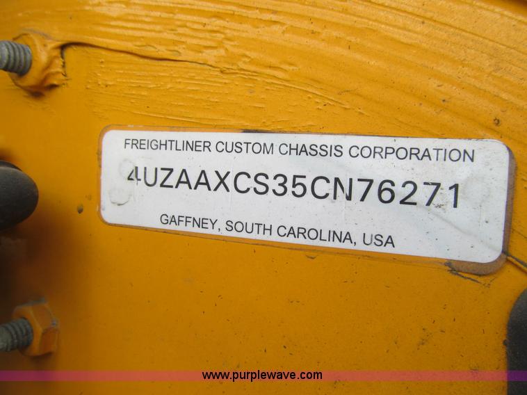 image for item K6257 2005 Freightliner FS65 school bus