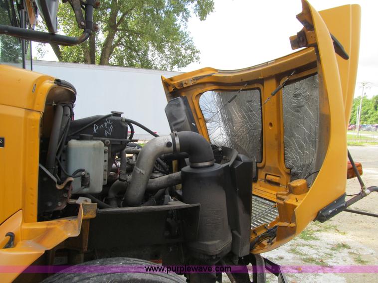 image for item K6257 2005 Freightliner FS65 school bus