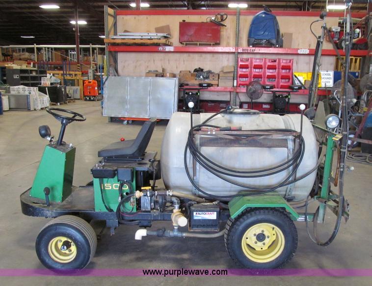 image for item K6297 John Deere 1500 self-propelled sprayer