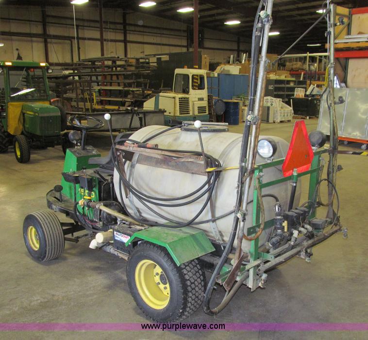 image for item K6297 John Deere 1500 self-propelled sprayer