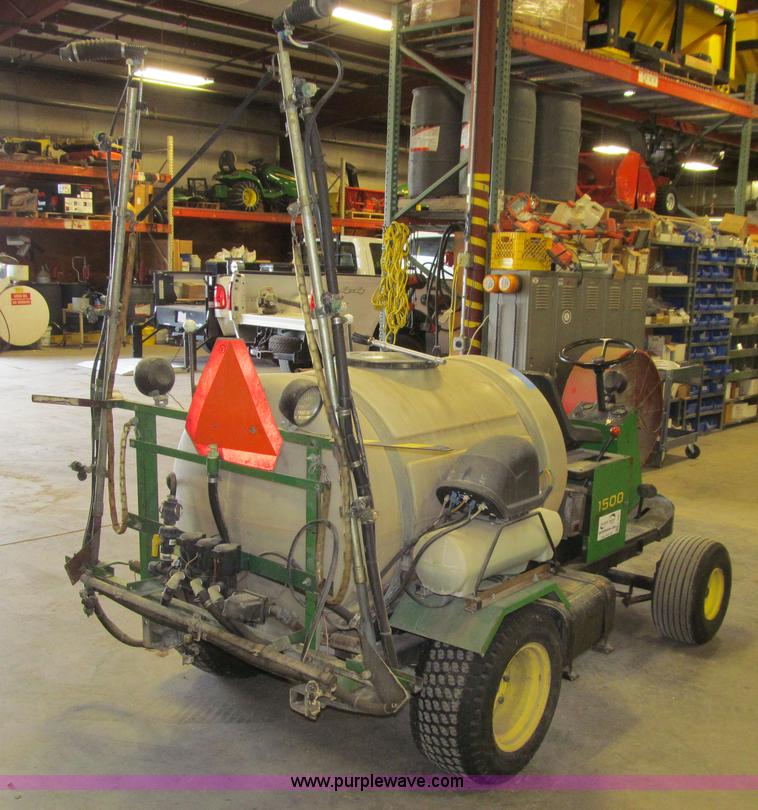image for item K6297 John Deere 1500 self-propelled sprayer