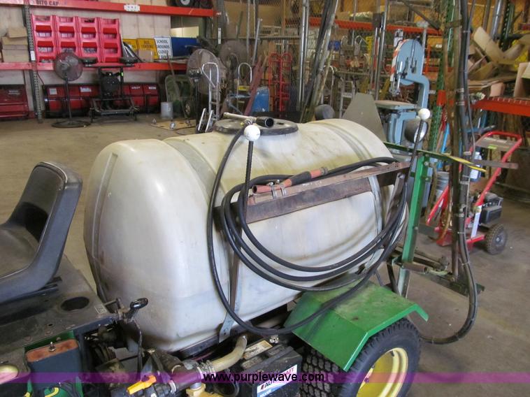 image for item K6297 John Deere 1500 self-propelled sprayer