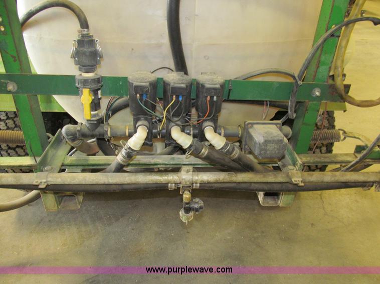 image for item K6297 John Deere 1500 self-propelled sprayer