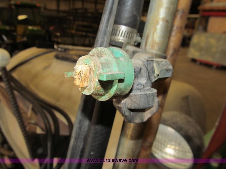 image for item K6297 John Deere 1500 self-propelled sprayer