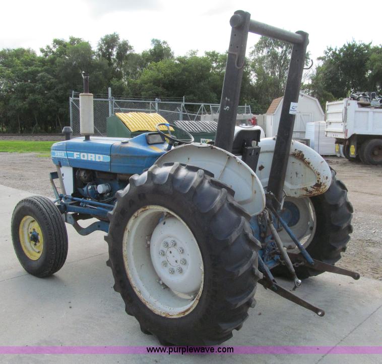 image for item K6331 1983 Ford 3910 tractor