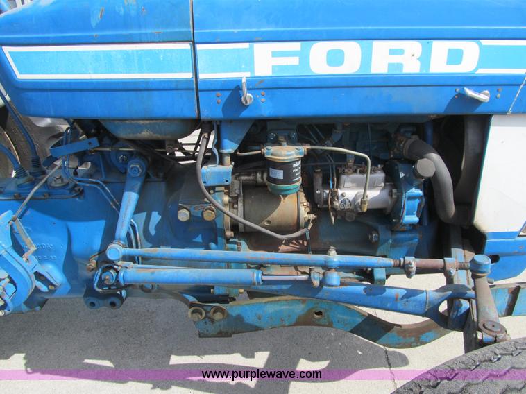 image for item K6331 1983 Ford 3910 tractor