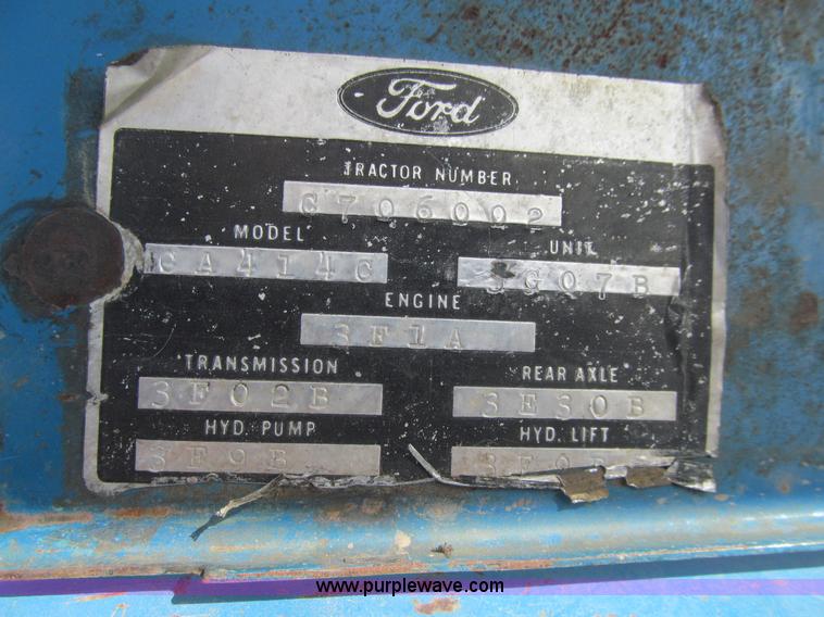 image for item K6331 1983 Ford 3910 tractor