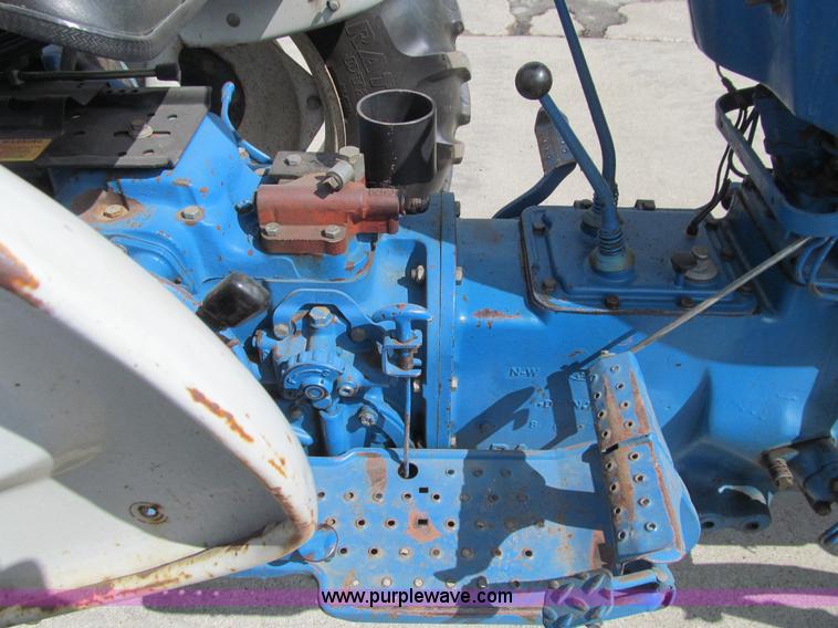 image for item K6331 1983 Ford 3910 tractor