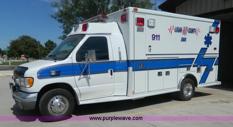image for item K8180 1999 Ford Econoline E450 ambulance