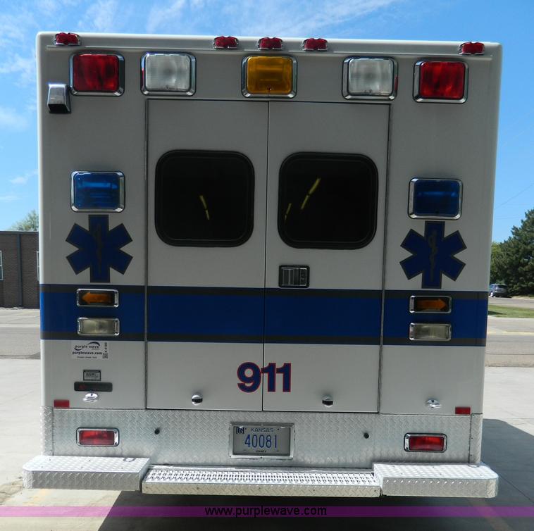 image for item K8180 1999 Ford Econoline E450 ambulance