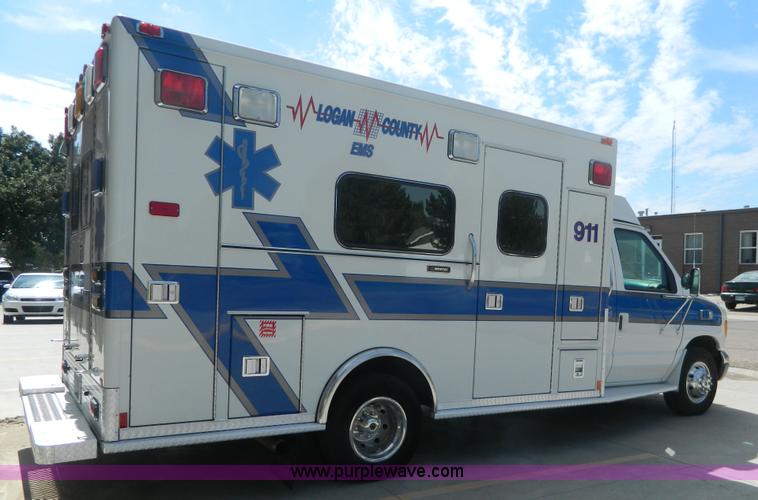 image for item K8180 1999 Ford Econoline E450 ambulance