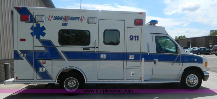 image for item K8180 1999 Ford Econoline E450 ambulance