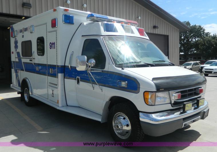 image for item K8180 1999 Ford Econoline E450 ambulance