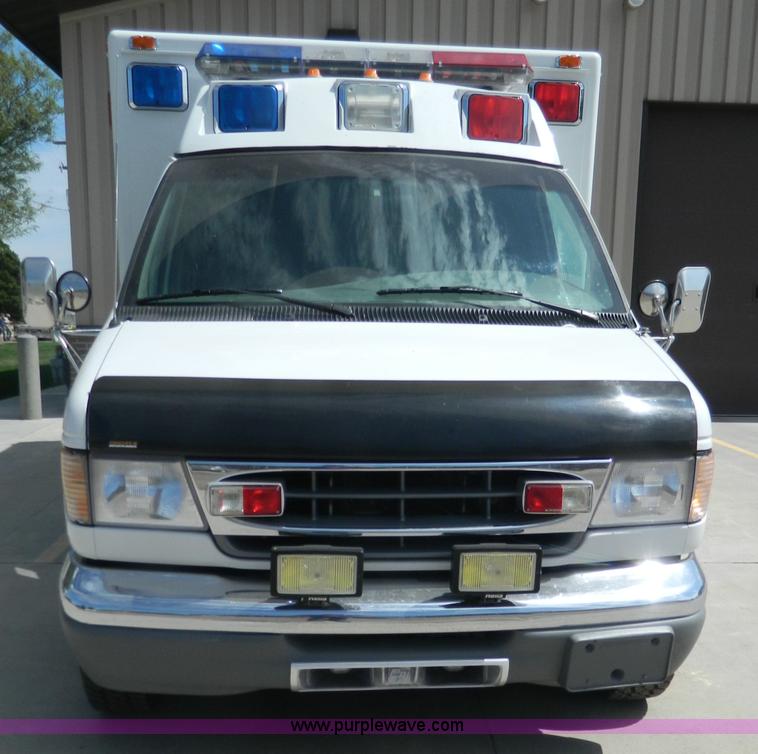 image for item K8180 1999 Ford Econoline E450 ambulance