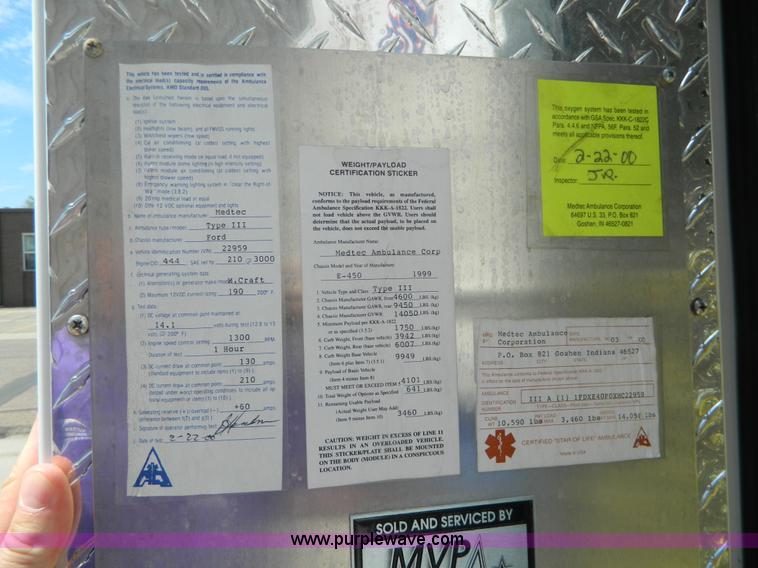 image for item K8180 1999 Ford Econoline E450 ambulance