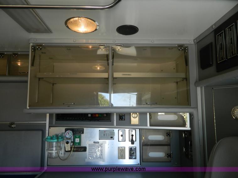 image for item K8180 1999 Ford Econoline E450 ambulance