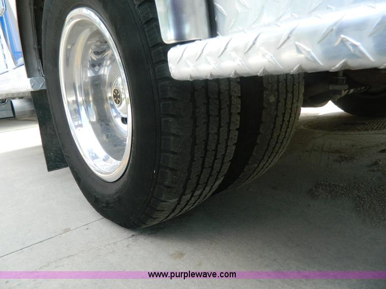 image for item K8180 1999 Ford Econoline E450 ambulance