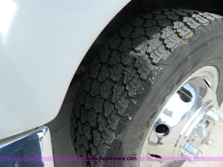 image for item K8180 1999 Ford Econoline E450 ambulance