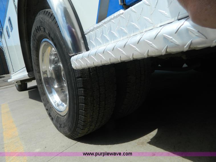 image for item K8180 1999 Ford Econoline E450 ambulance