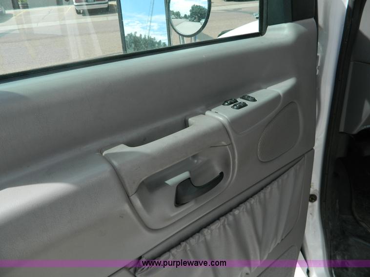 image for item K8180 1999 Ford Econoline E450 ambulance