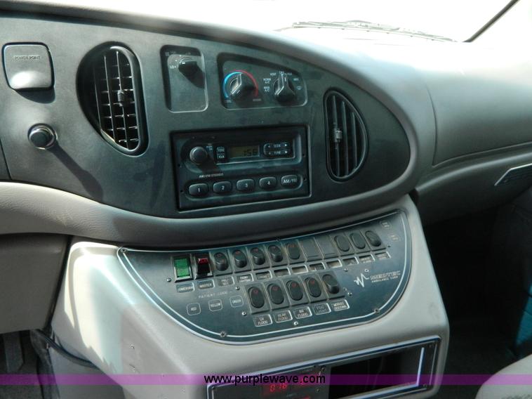 image for item K8180 1999 Ford Econoline E450 ambulance