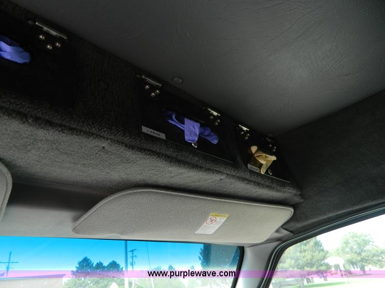 image for item K8180 1999 Ford Econoline E450 ambulance