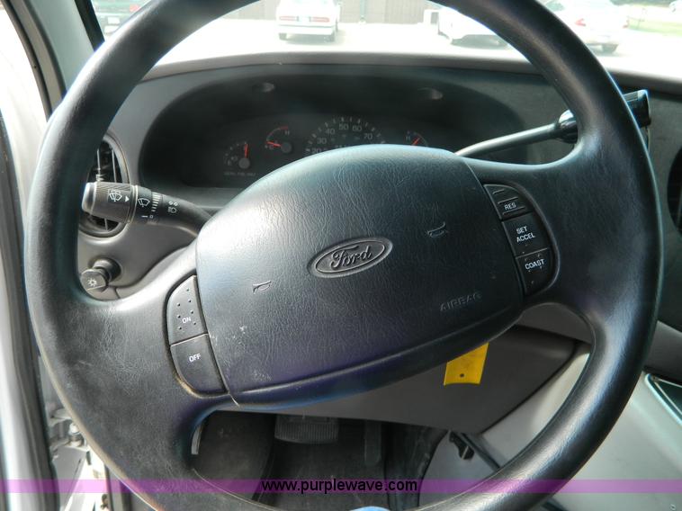 image for item K8180 1999 Ford Econoline E450 ambulance