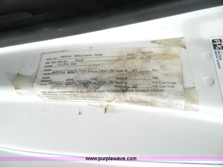 image for item K8180 1999 Ford Econoline E450 ambulance