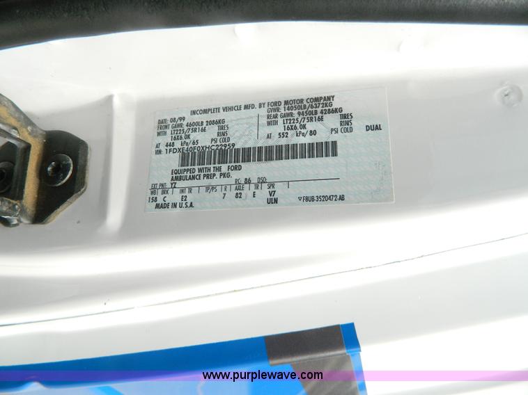 image for item K8180 1999 Ford Econoline E450 ambulance