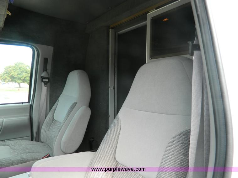 image for item K8180 1999 Ford Econoline E450 ambulance