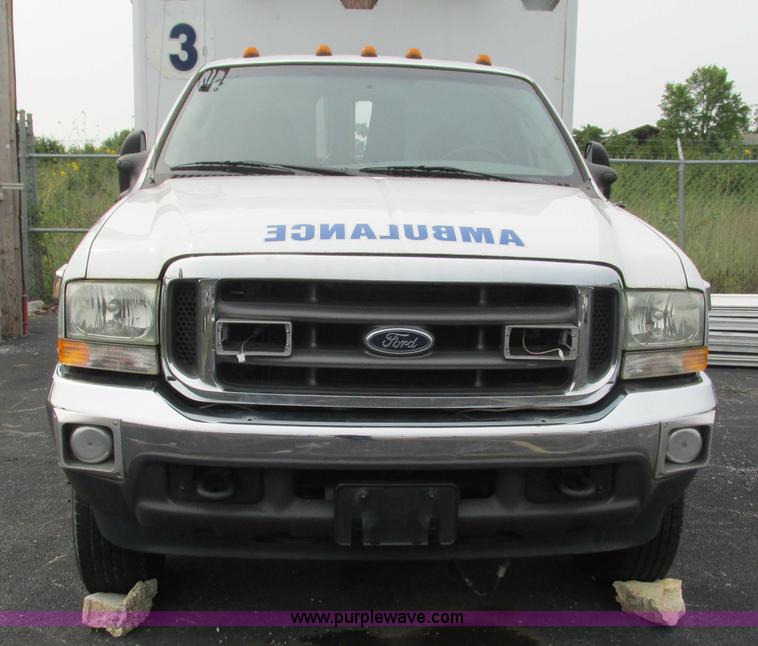 image for item L5253 2004 Ford F350 Super Duty ambulance