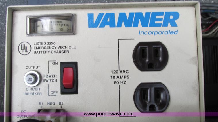 image for item L5253 2004 Ford F350 Super Duty ambulance