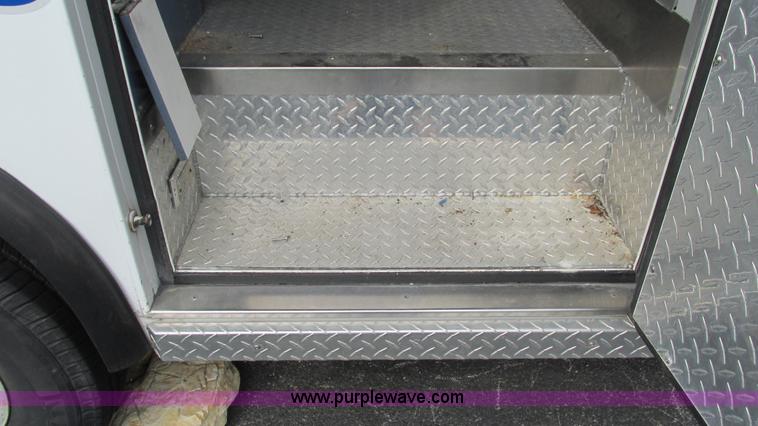 image for item L5253 2004 Ford F350 Super Duty ambulance