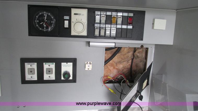 image for item L5253 2004 Ford F350 Super Duty ambulance