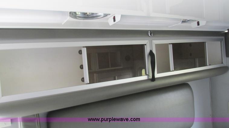 image for item L5253 2004 Ford F350 Super Duty ambulance