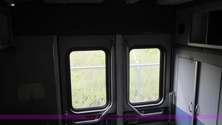 image for item L5253 2004 Ford F350 Super Duty ambulance