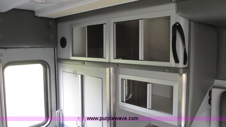 image for item L5253 2004 Ford F350 Super Duty ambulance