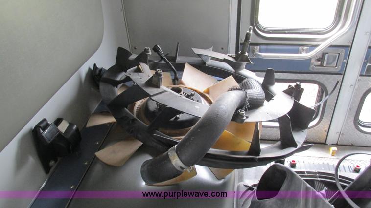 image for item L5253 2004 Ford F350 Super Duty ambulance