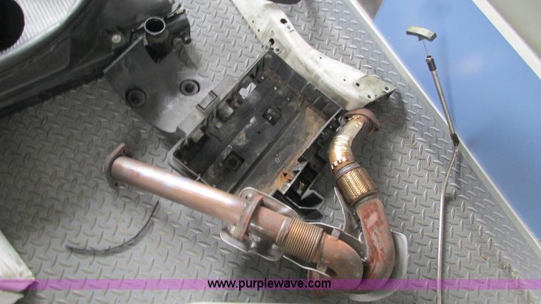 image for item L5253 2004 Ford F350 Super Duty ambulance