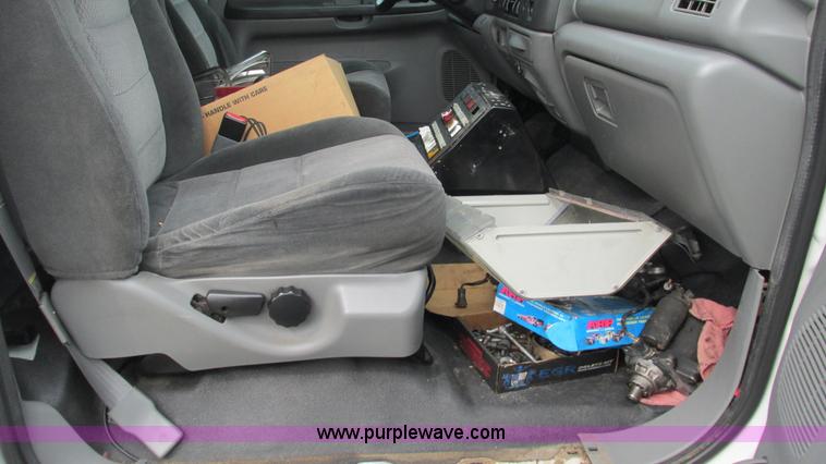 image for item L5253 2004 Ford F350 Super Duty ambulance