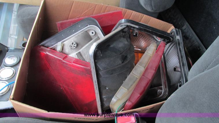 image for item L5253 2004 Ford F350 Super Duty ambulance