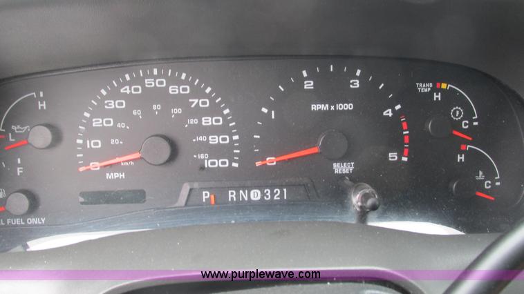 image for item L5253 2004 Ford F350 Super Duty ambulance