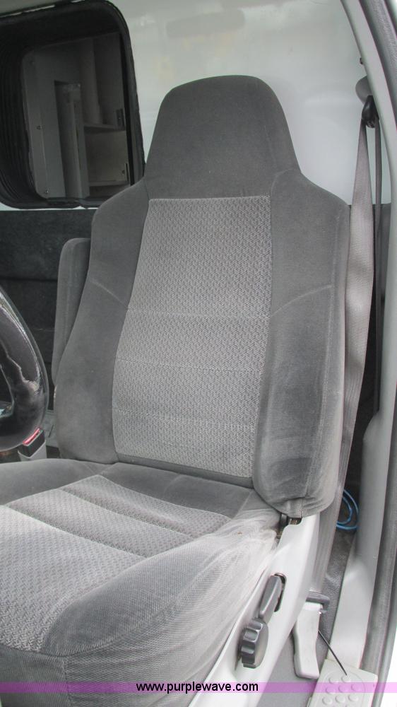 image for item L5253 2004 Ford F350 Super Duty ambulance